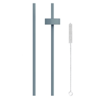 Dwie słomki do picia i mini szczoteczka oraz nakrętka do słomek