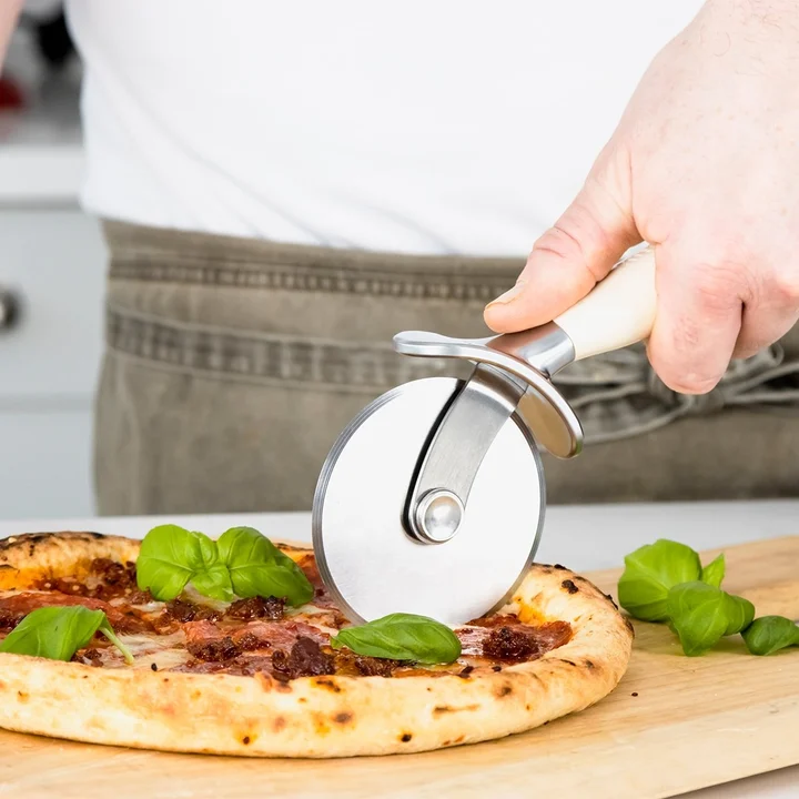 Nóż do pizzy Coreline kremowy