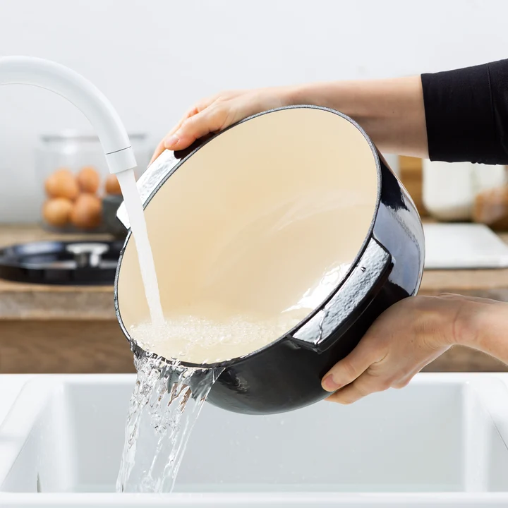 5,6L Brytfanka żeliwna czarna