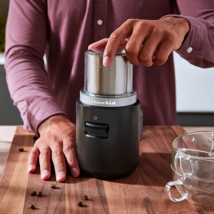 Młynek do kawy KitchenAid Go z aku.