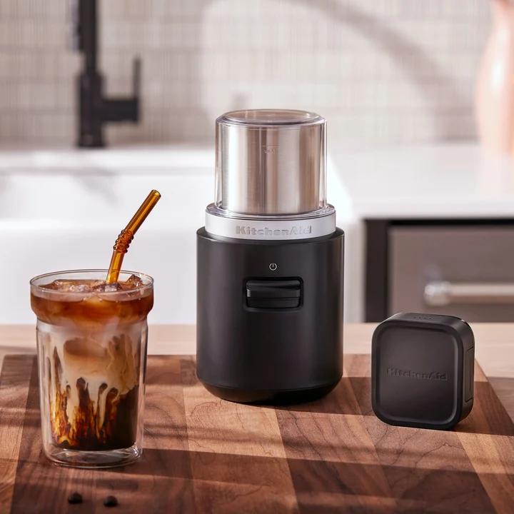 Młynek do kawy KitchenAid Go z aku.