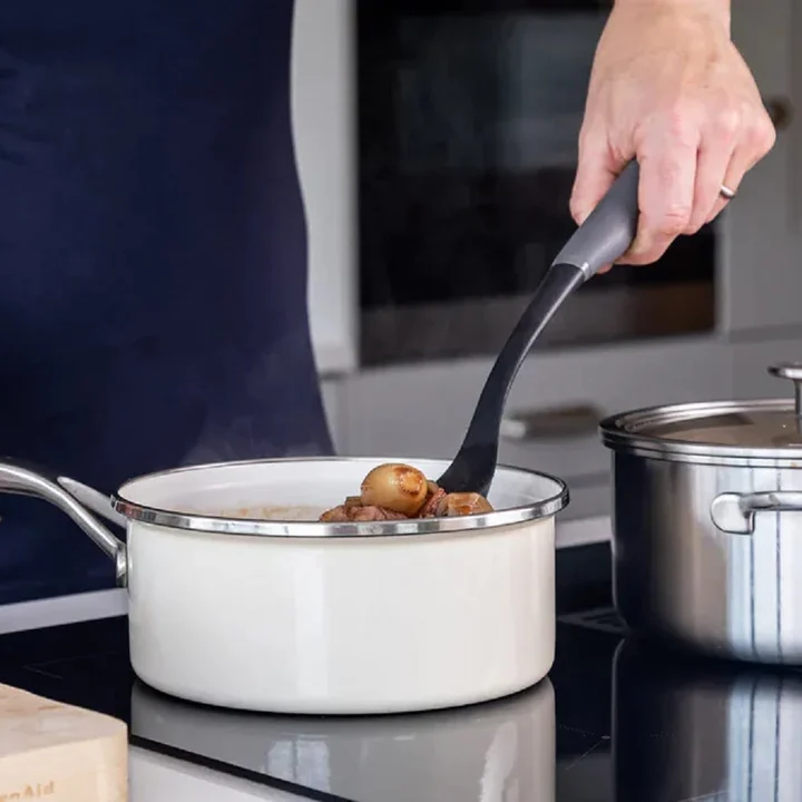 Łyżka kuchenna ażurowa Coreline szara