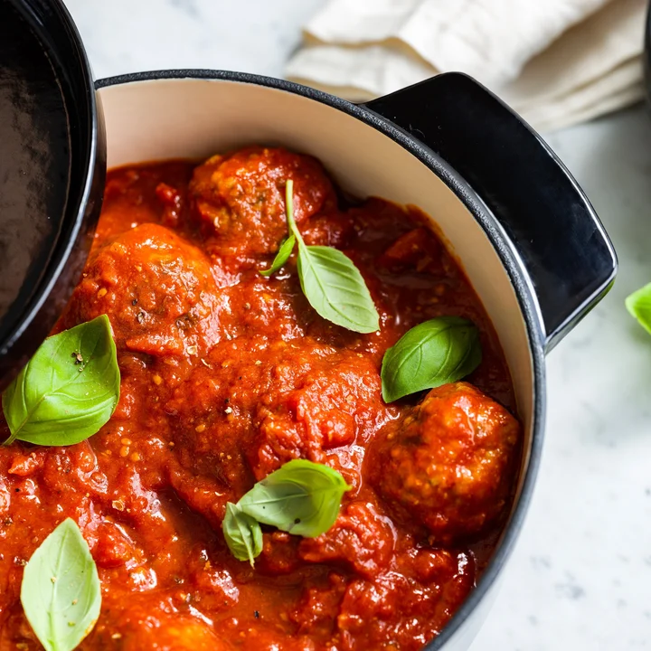 3,3L Garnek żeliwny czarny