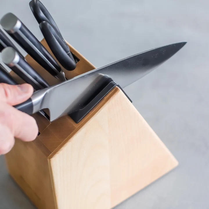 Zestaw 10 noży + nożyczki w bloku z ostrzałką