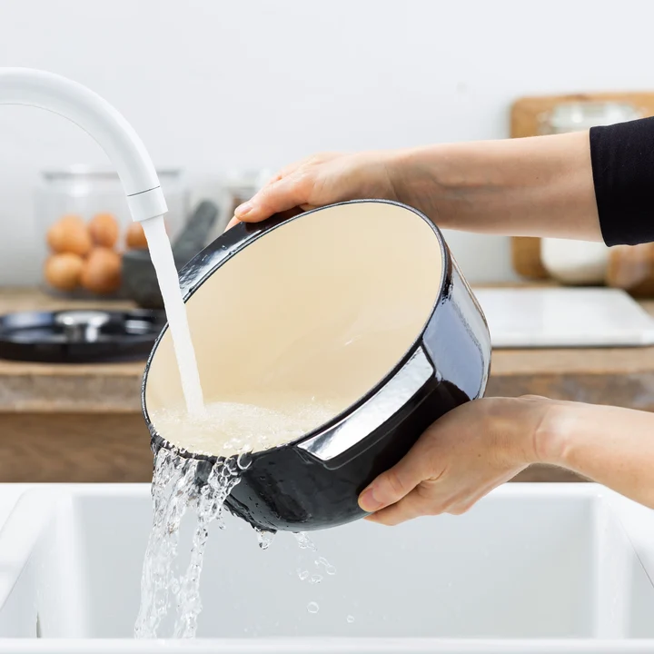 3,3L Garnek żeliwny czarny