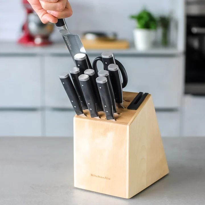 Zestaw 10 noży + nożyczki w bloku z ostrzałką