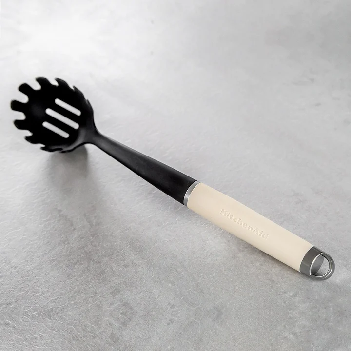 Łyżka do makaronu Coreline kremowa