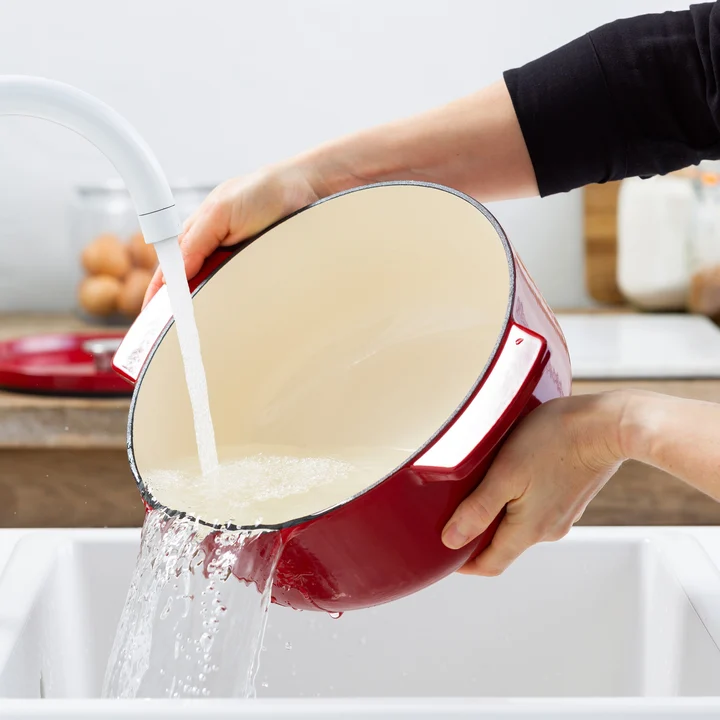 5,6L Brytfanka żeliwna czerwona