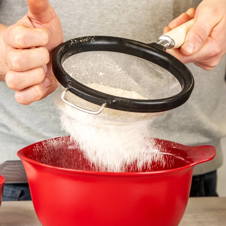 Sitko kuchenne 18cm Coreline kremowe