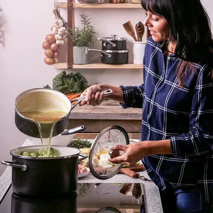 1,3L Rondel emaliowany z pokrywką czarny mat