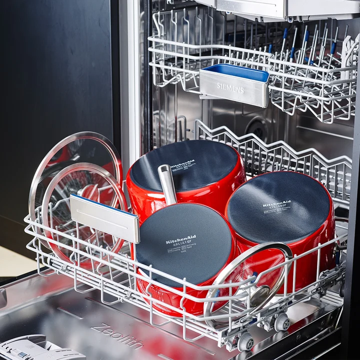 6L Garnek emaliowany z pokrywką czerwony