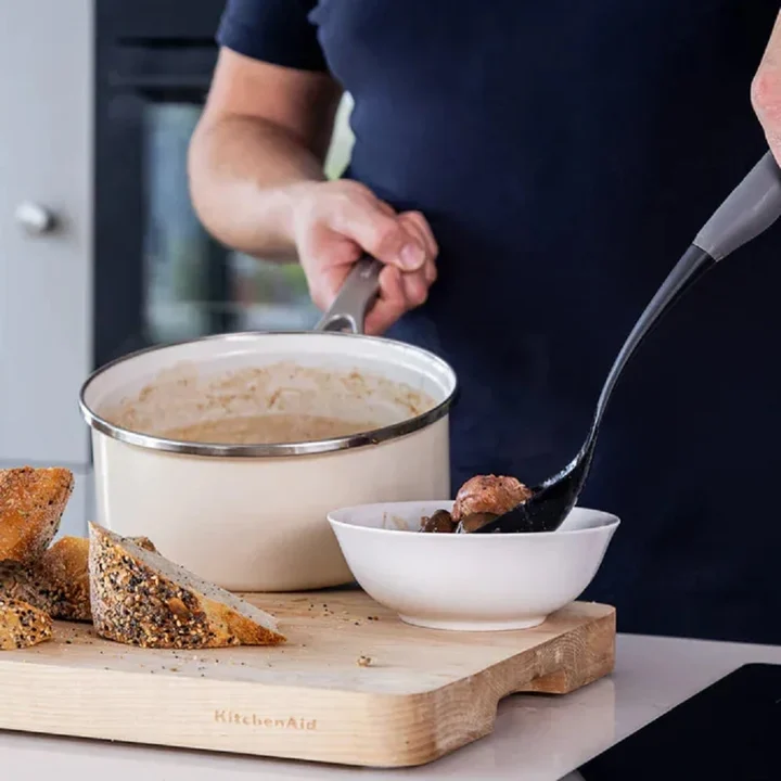 Łyżka kuchenna ażurowa Coreline szara