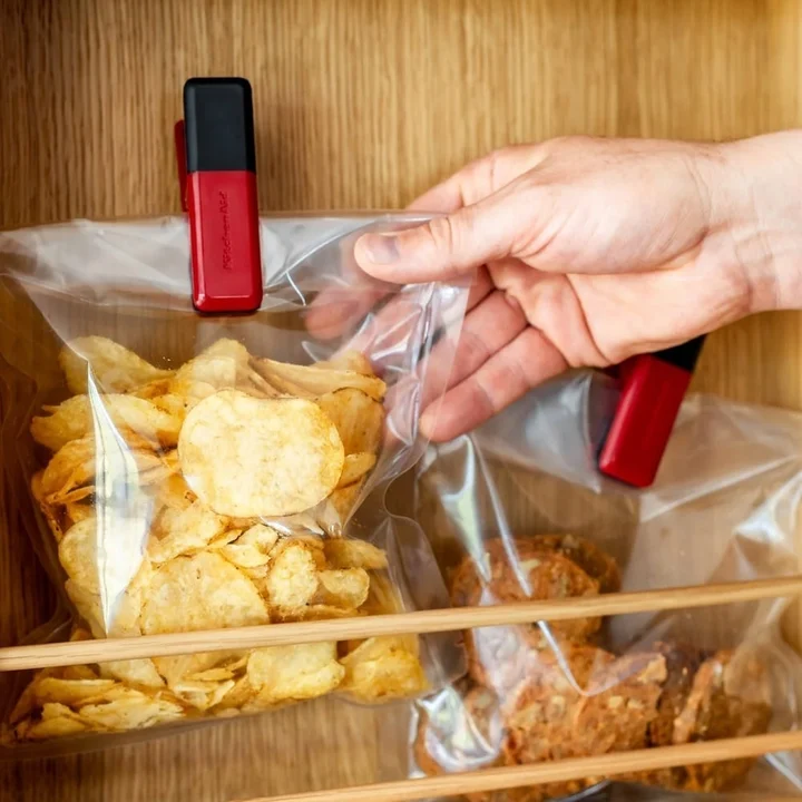 Komplet 4 czerwonych klipsów kuchennych