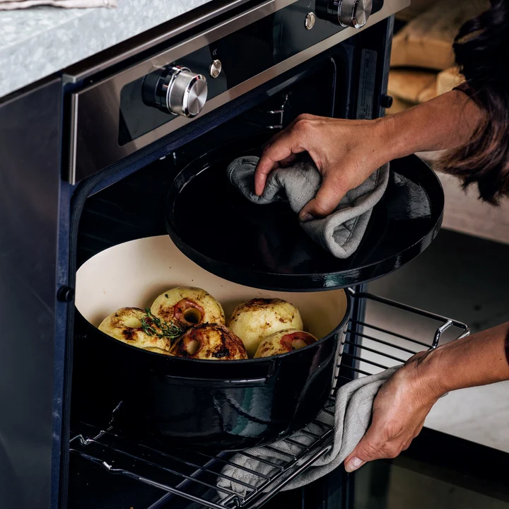 5,2L Garnek żeliwny czarny