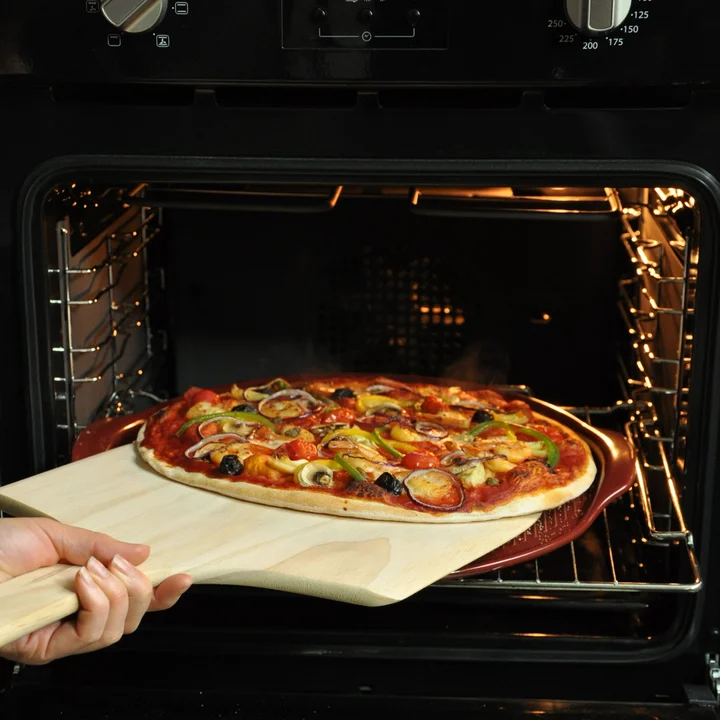 Kamień do pizzy 37cm czerwony Emile Henry