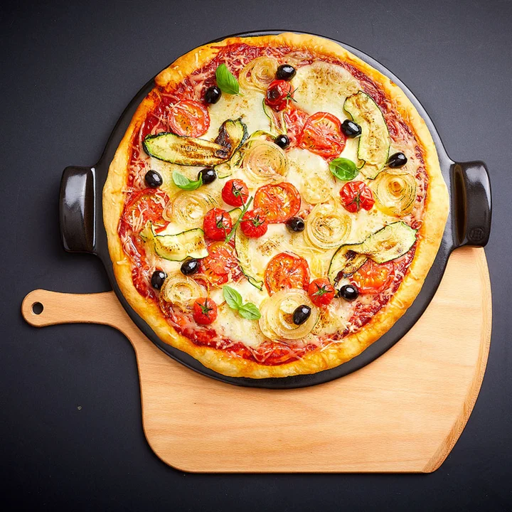 Kamień do pizzy z łopatką Emile Henry