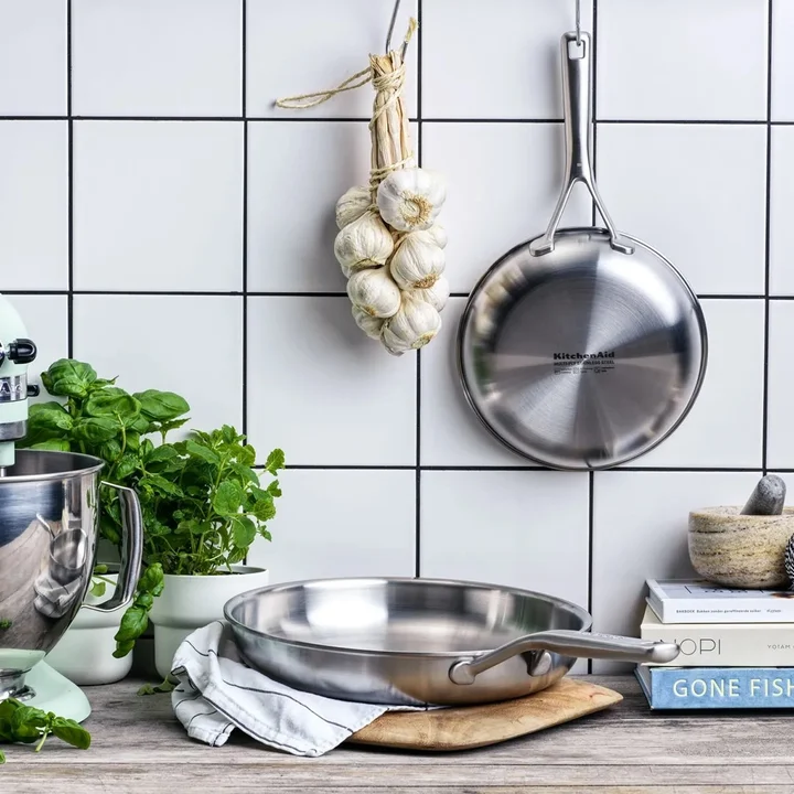 Zestaw 2 patelni stalowych: 20cm i 28cm