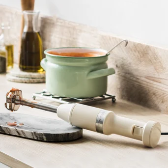 Blender ręczny z akcesoriami 5KHBV83 w kolorze kremowy