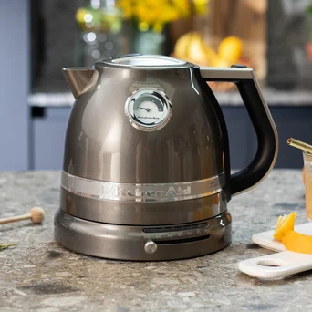 1,5L Czajnik Artisan 5KEK1522 w kolorze srebrzystopopielaty