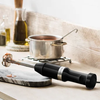 Blender ręczny z akcesoriami 5KHBV83 w kolorze czarny